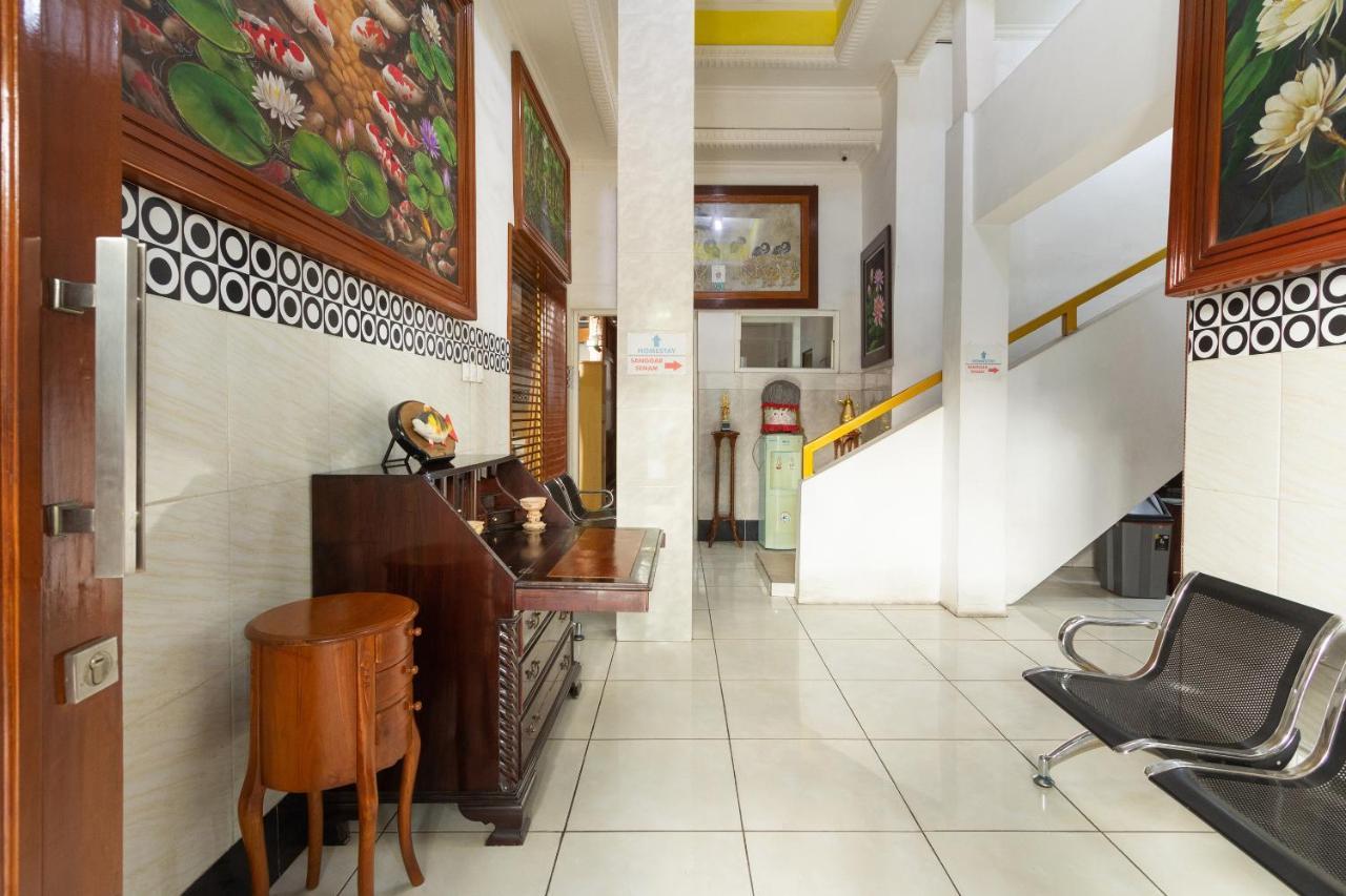Homestay Gayatri Sawojajar Near Univ Negeri Malang Kampus 2 Mitra Reddoorz Buitenkant foto