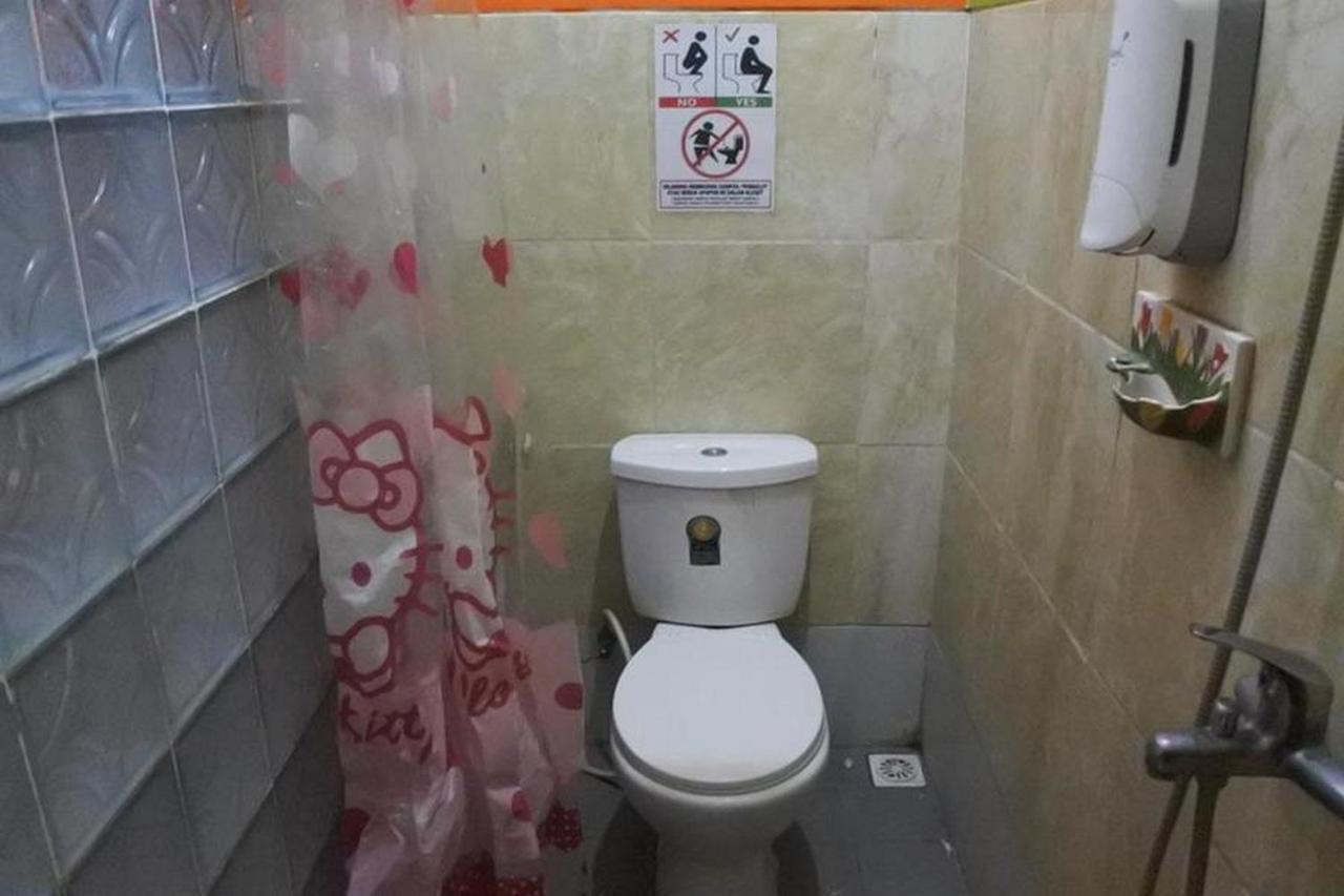 Homestay Gayatri Sawojajar Near Univ Negeri Malang Kampus 2 Mitra Reddoorz Buitenkant foto